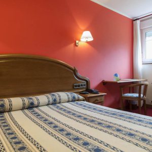 habitación cama matrimonial